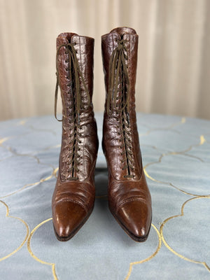 Bottes montantes en cuir à lacets, vers 1900