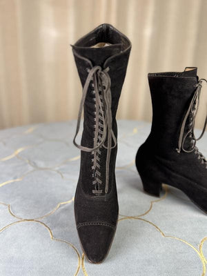 Bottes à lacets en daim, vers 1916