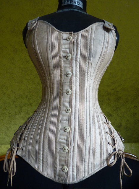 Les costumes de Jean - Done!🌿 1890s victorian era corset for Noortje. It  is a two layer corset, sewn as one. Synthetic whalebone, steel busk. Corset  is based on an original 1890's