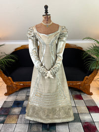 Robe du soir Empire en challis et satin bleu, vers 1815