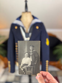 Einzigartige Sammlung zur deutschen Marine & Luftschifftruppe aus dem Ersten Weltkrieg, ca. 1914 – Messjacket von Willi Zunner mit Fotos und Feldpost