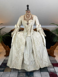 Robe rococo ivoire à la Française et jupon, ca. 1765