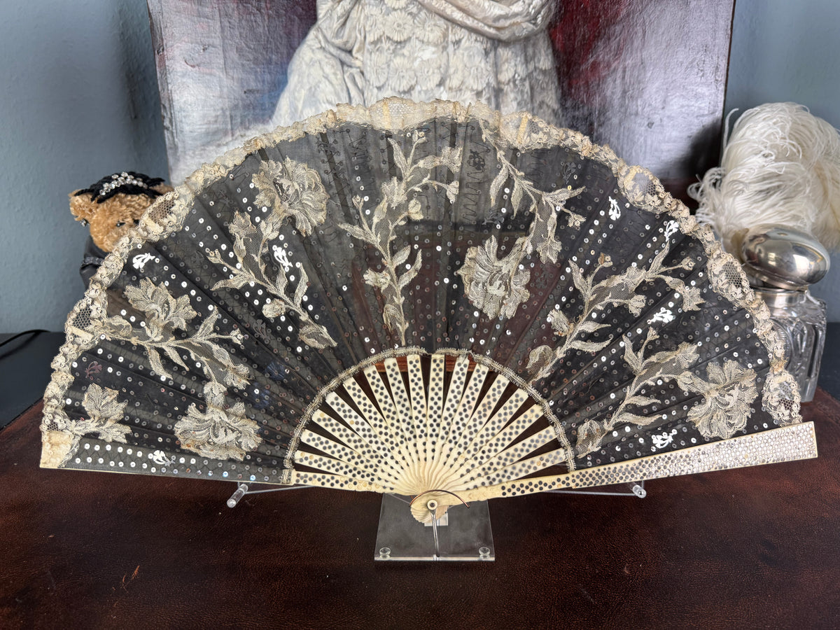 Lace Evening Fan ca. 1870 – Antique Fan in Duvelleroy Box