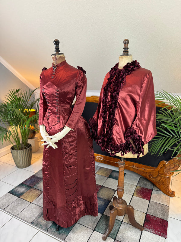 Ensemble de visite victorien antique, vers 1883