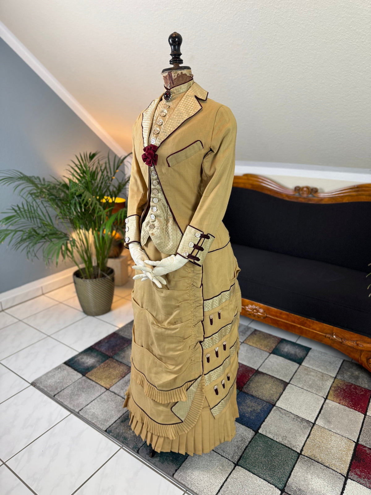 Robe de visite antique de style princesse, vers 1878