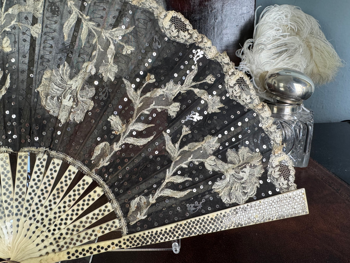 Lace Evening Fan ca. 1870 – Antique Fan in Duvelleroy Box
