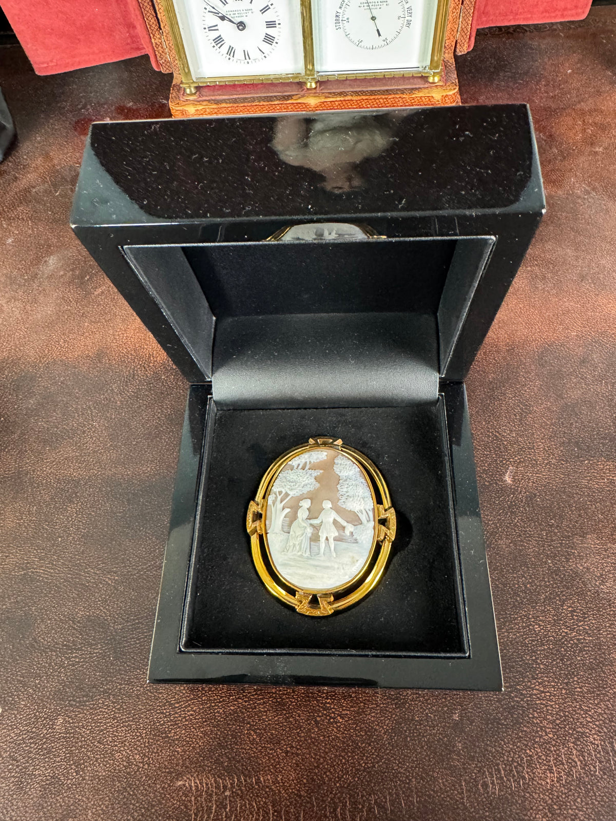 Biedermeier Shell Cameo ca. 1848 – Romantic Lovers in a Park