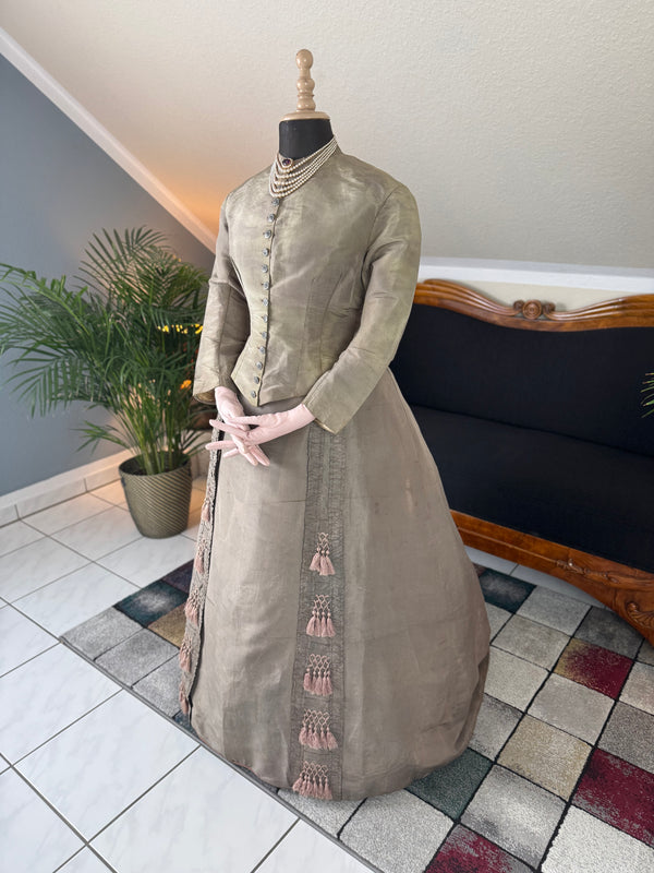 RILEY Silk Day Dress with Swallowtail Bodice, Stamford, ca. 1867