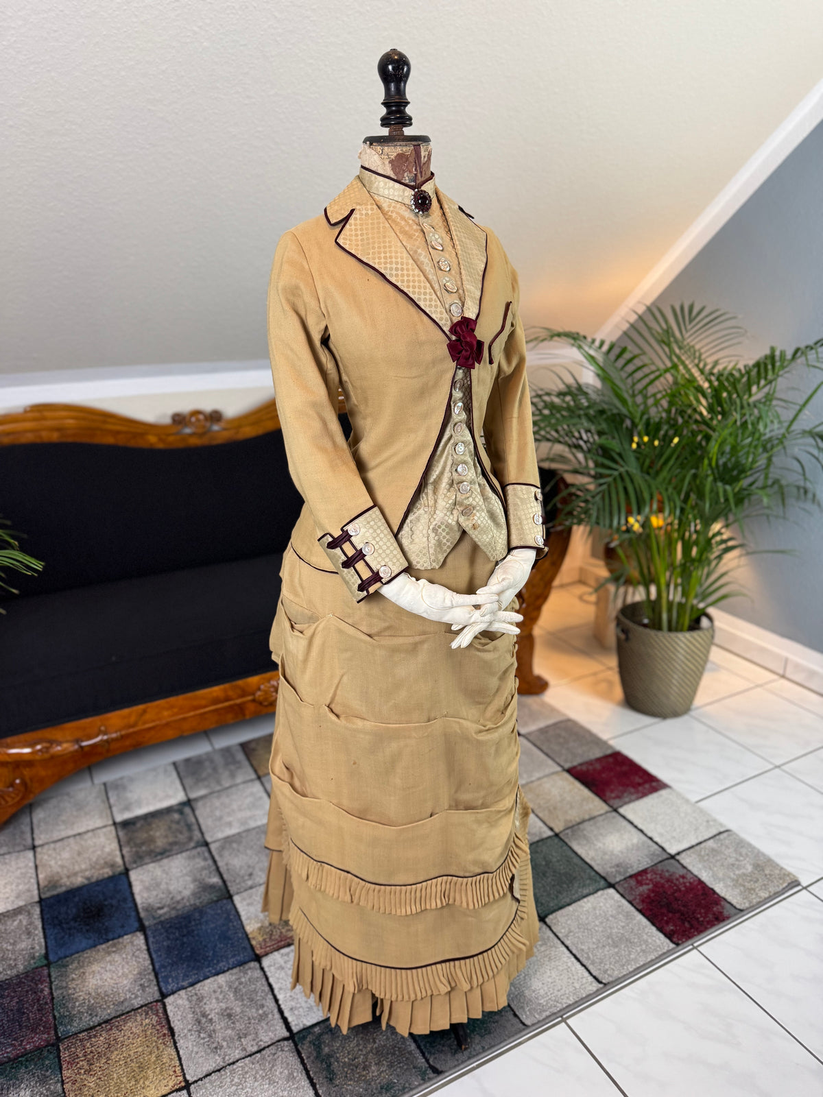 Robe de visite antique de style princesse, vers 1878