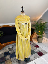 Robe du soir Empire en soie à motifs, vers 1810
