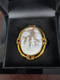 Biedermeier Shell Cameo ca. 1848 – Romantic Lovers in a Park