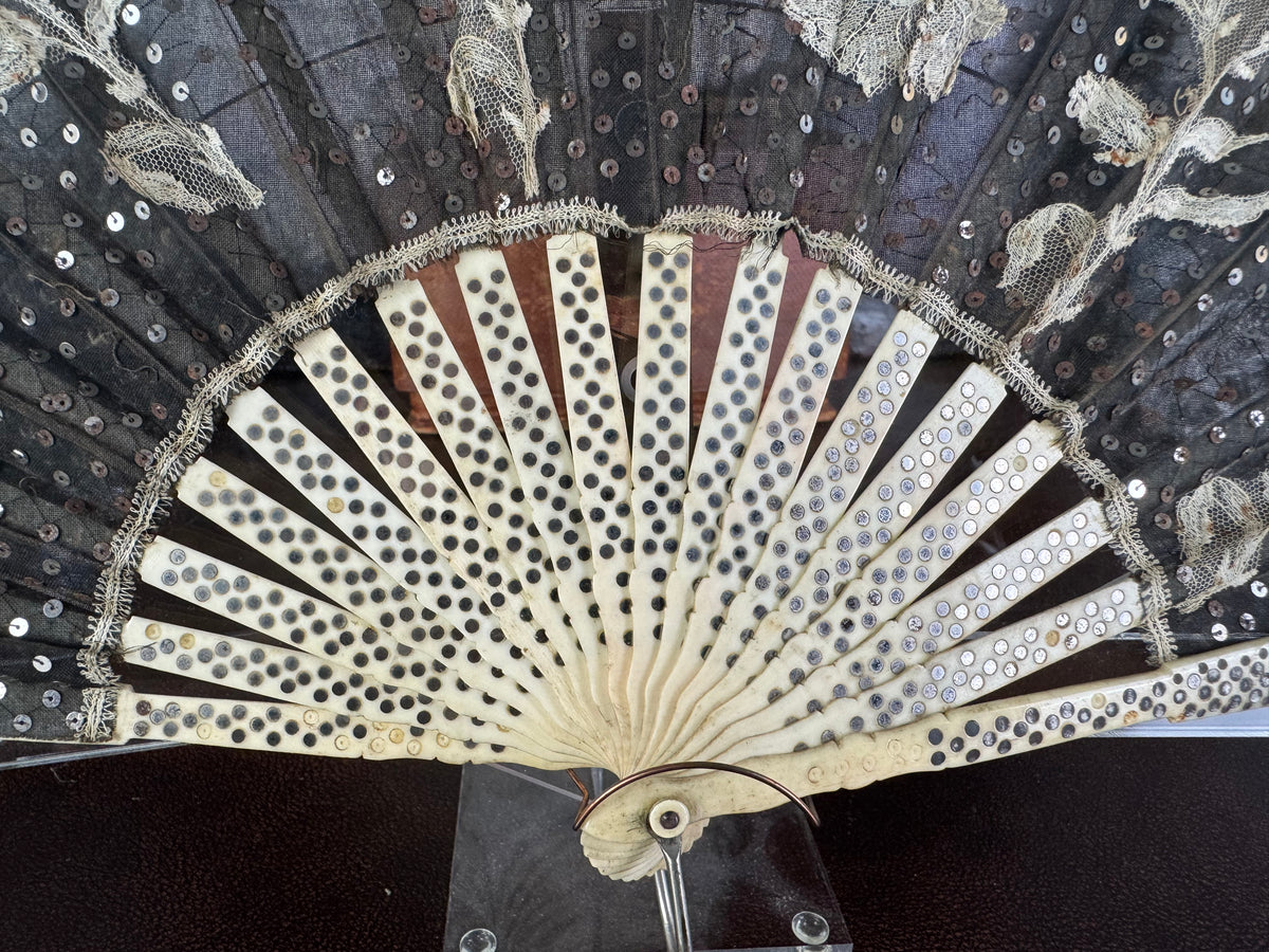 Lace Evening Fan ca. 1870 – Antique Fan in Duvelleroy Box