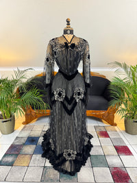 MARC WALTER Exceptional Evening Gown ca. 1904 – Parisian Couture Lace, Tulle & Velvet Masterpiece