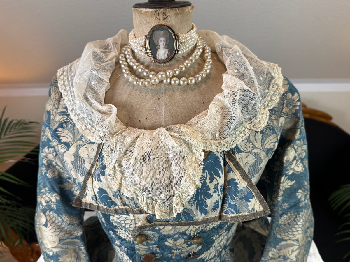Rococo Caraco 1750 – Blue‑White Floral Silk, Riding‑Style Jacket