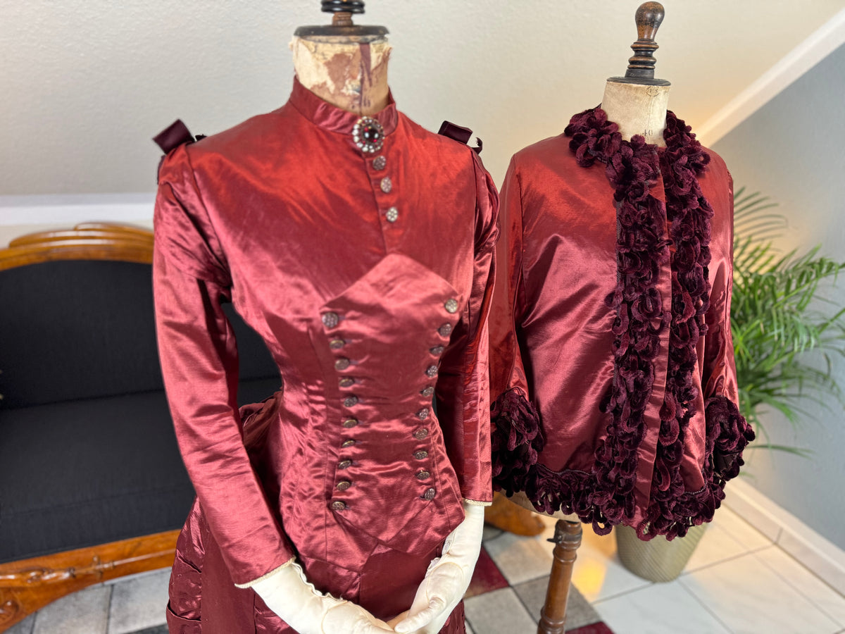 Ensemble de visite victorien antique, vers 1883