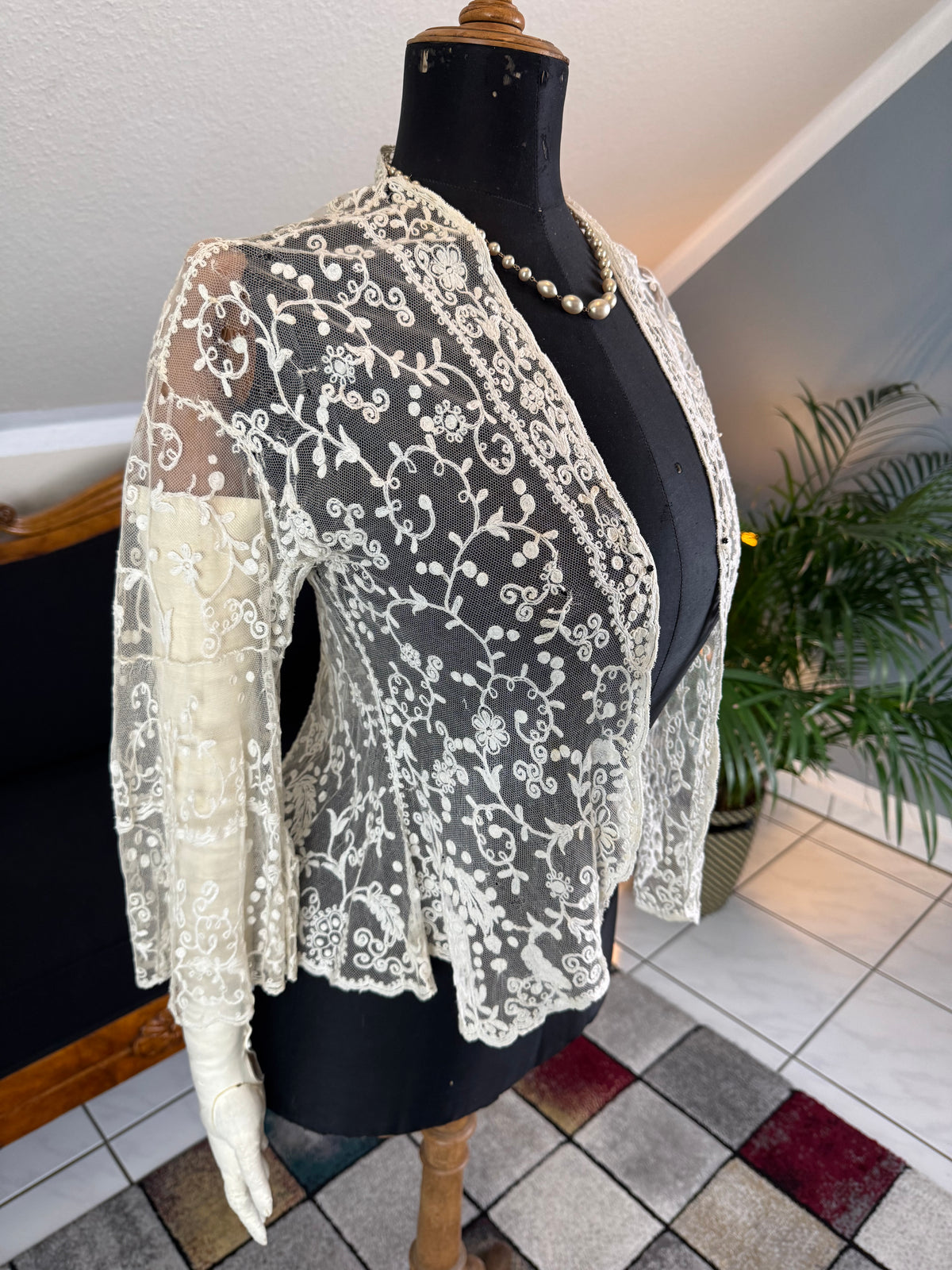 Edwardian White Embroidered Tulle Jacket, England, ca. 1906 – Decorative Overlay Garment