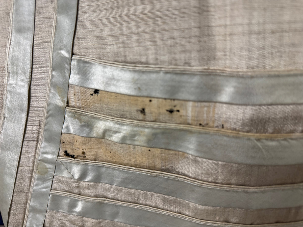 Robe du soir Empire en challis et satin bleu, vers 1815