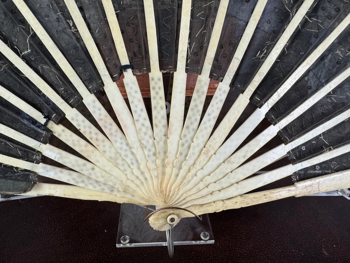 Lace Evening Fan ca. 1870 – Antique Fan in Duvelleroy Box