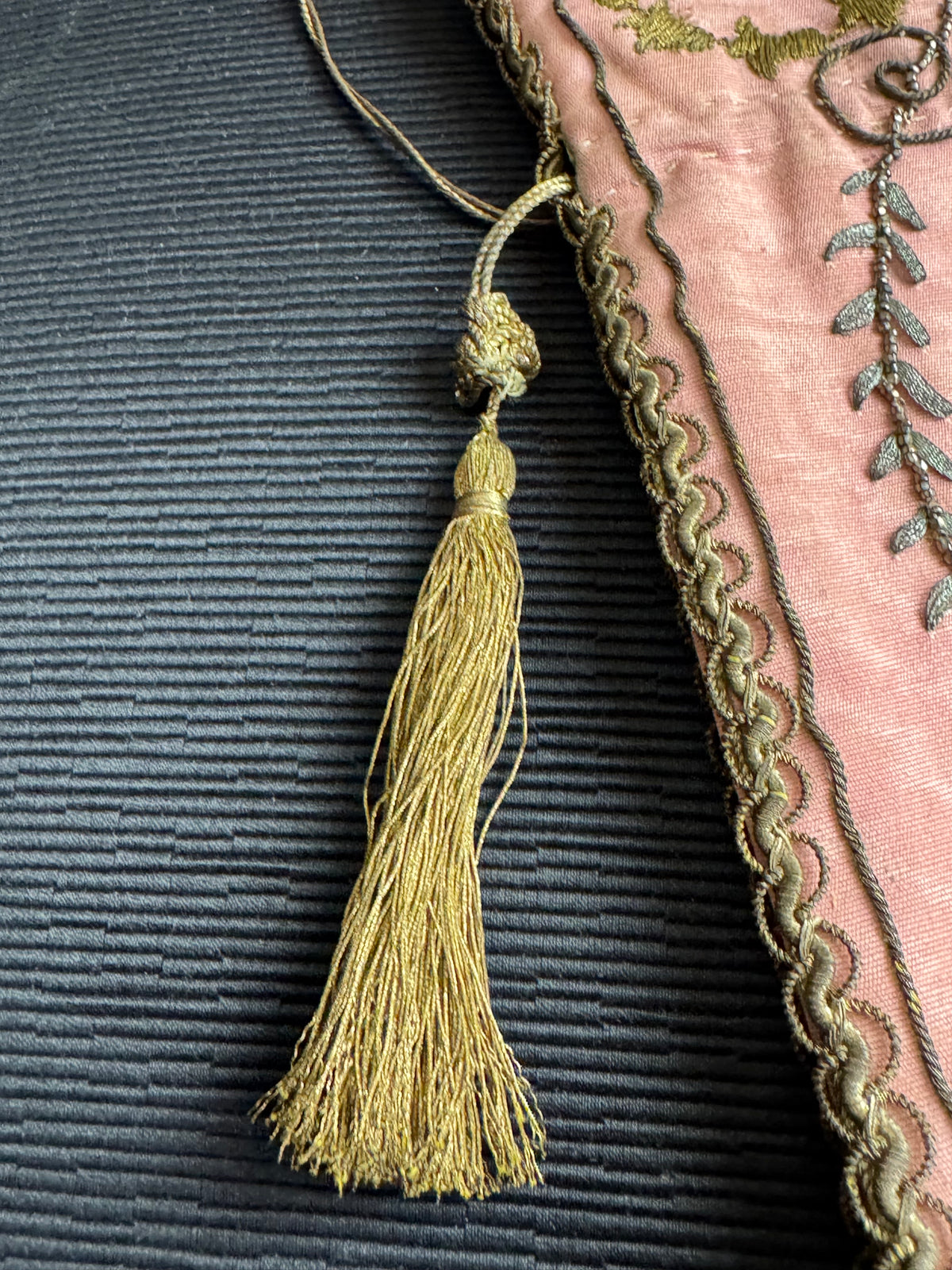 Regency Metalwork Reticule, ca. 1810 – Pink Moiré Grosgrain Bag with Silver & Gold Embroidery