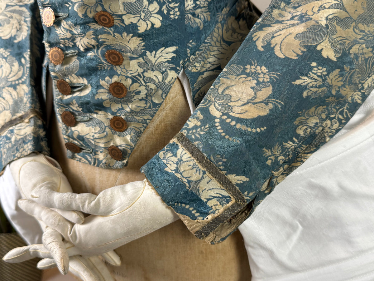 Rococo Caraco 1750 – Blue‑White Floral Silk, Riding‑Style Jacket
