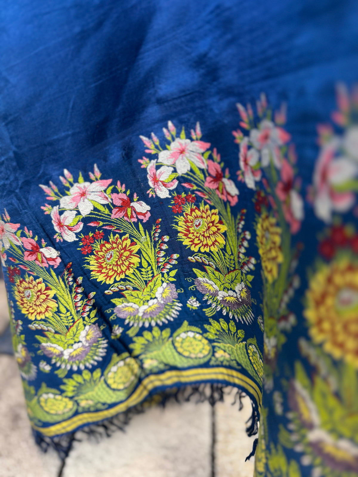 Rococo Elegance in Spitalfields Silk – Antique Stole, ca. 1790