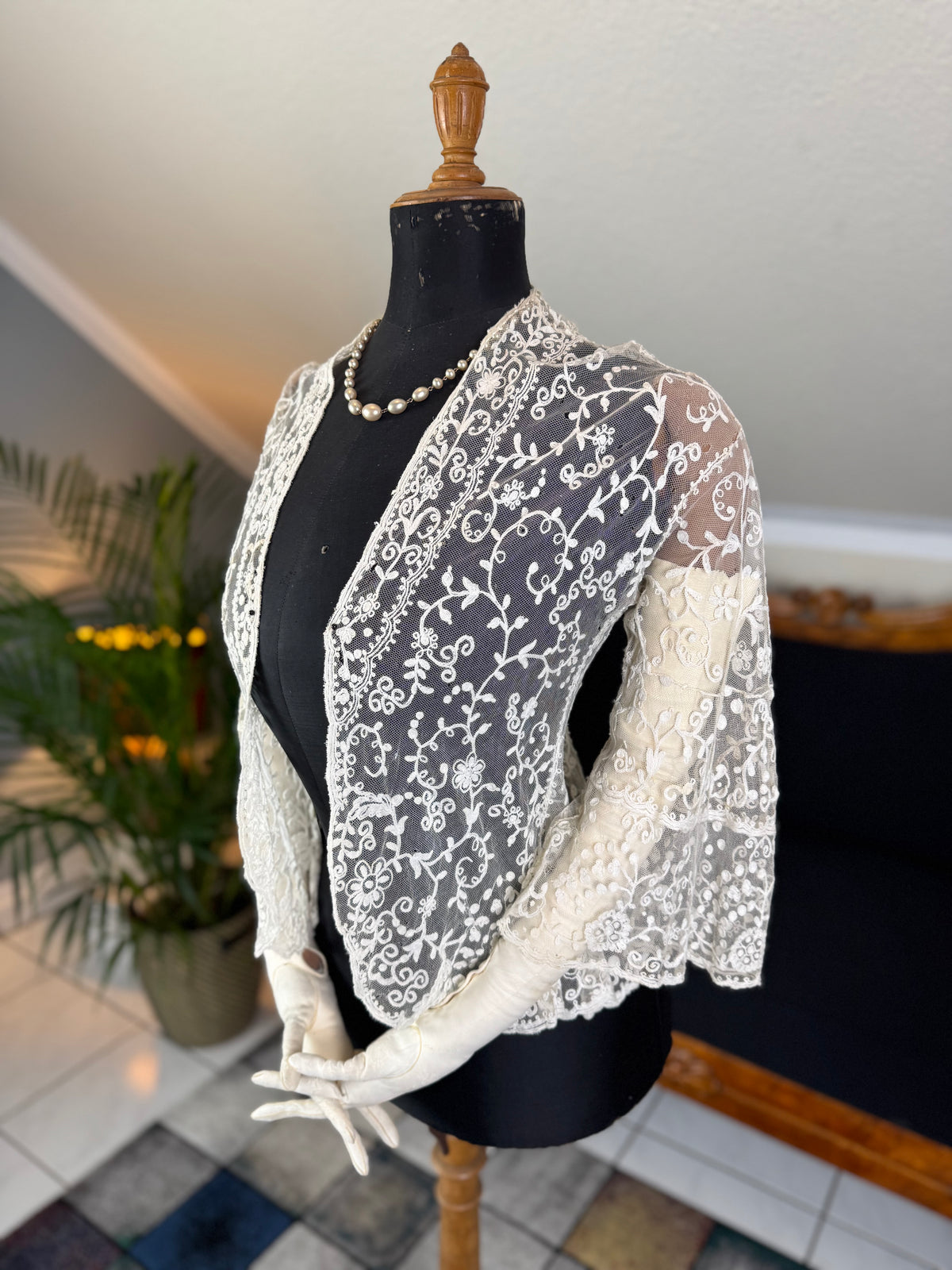 Edwardian White Embroidered Tulle Jacket, England, ca. 1906 – Decorative Overlay Garment