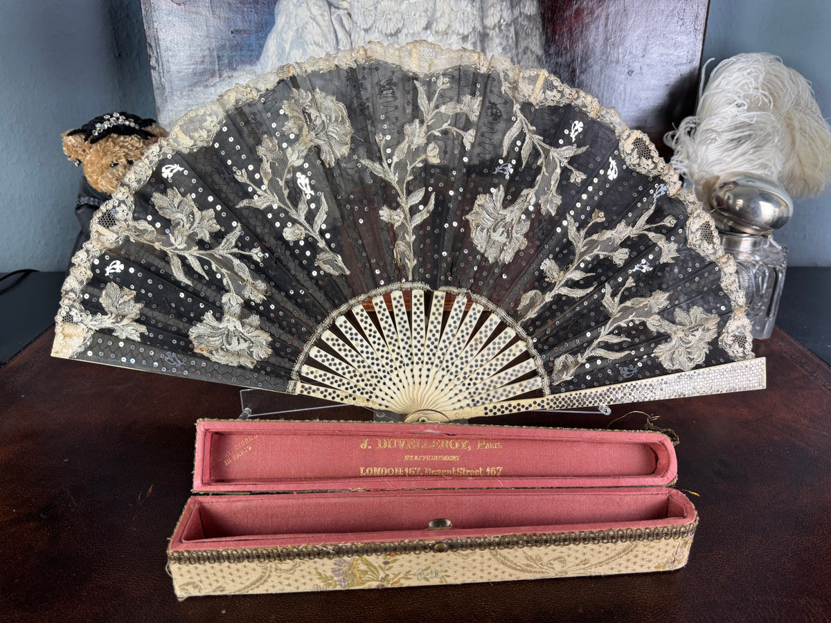 Lace Evening Fan ca. 1870 – Antique Fan in Duvelleroy Box