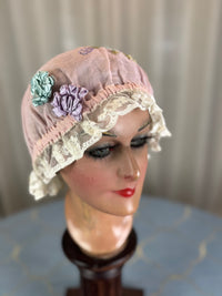 Casquette de boudoir violette antique, années 1920