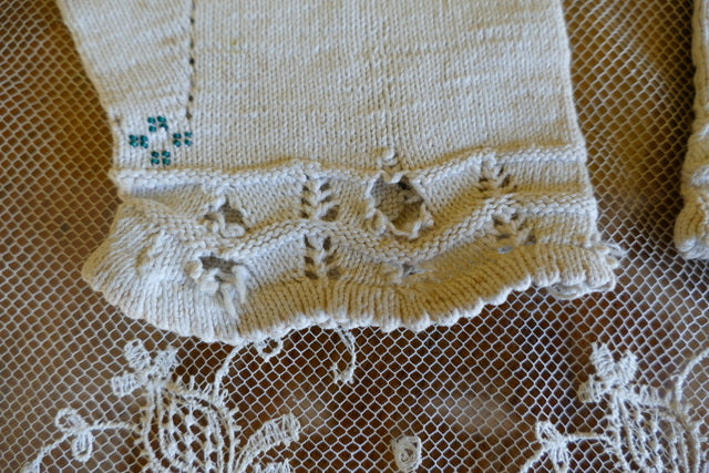 Gants Biedermeier anciens, datés de 1839