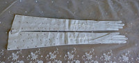 Gants d'opéra anciens, vers 1890-1910