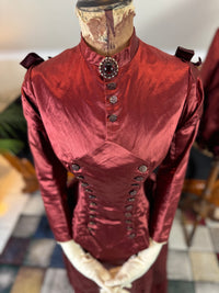Ensemble de visite victorien antique, vers 1883