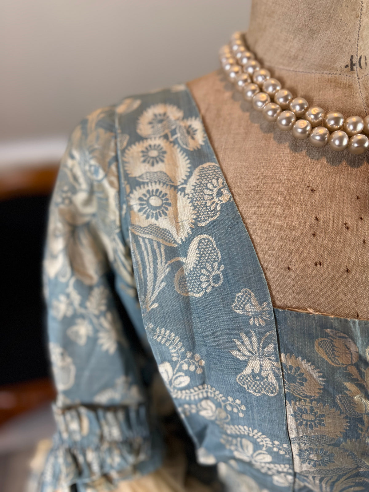 Robe à la Française in blue and cream silk damask – Authentic Eighteenth‑Century Gown, ca. 1770