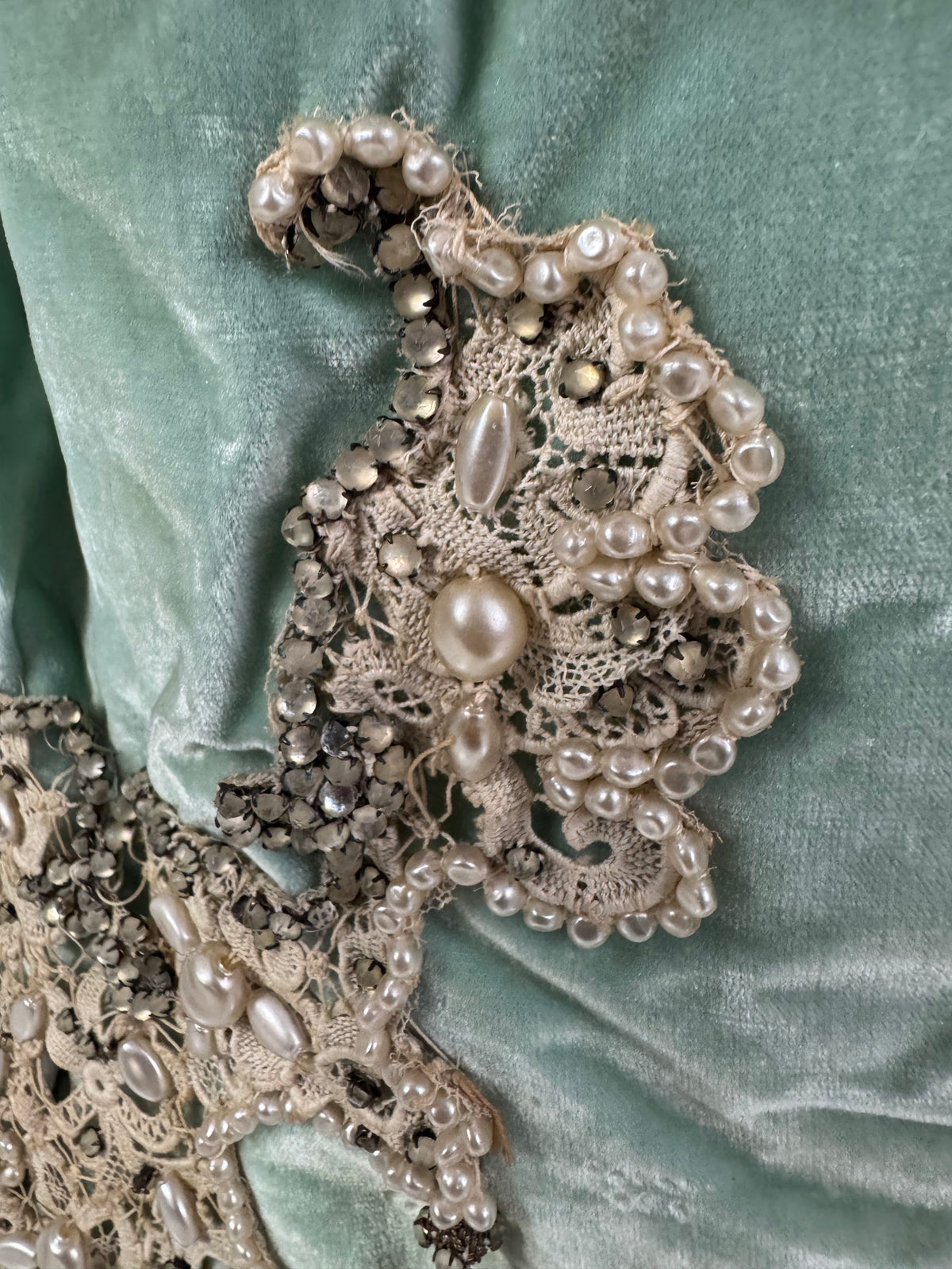 Antique ROUFF Paris Green Velvet Evening Dress – Victorian Couture ca. 1898