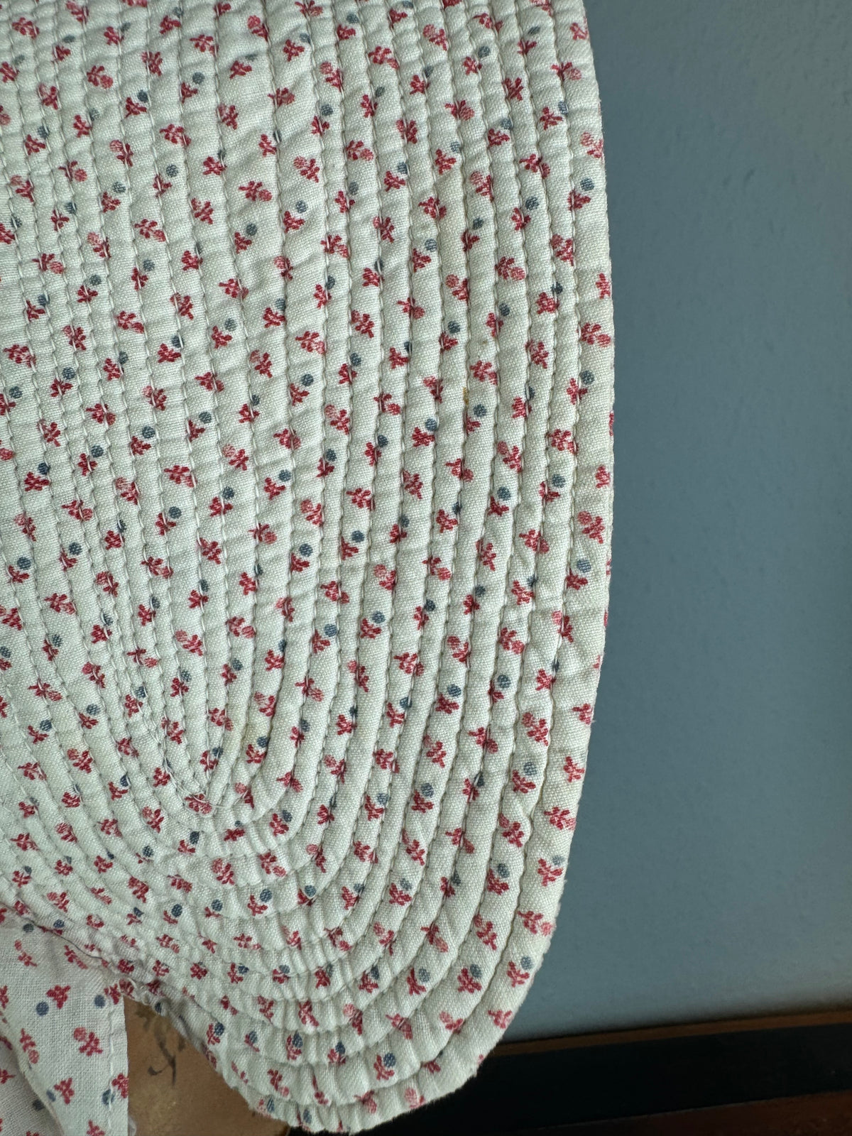 Antique Victorian Printed Cotton Sunbonnet, ca. 1900 – Wide Quilted Brim