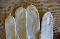 Gants Biedermeier anciens, datés de 1839