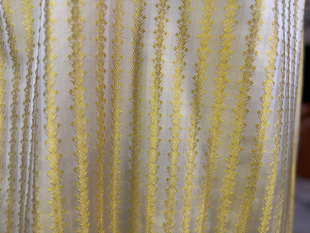 Robe du soir Empire en soie à motifs, vers 1810
