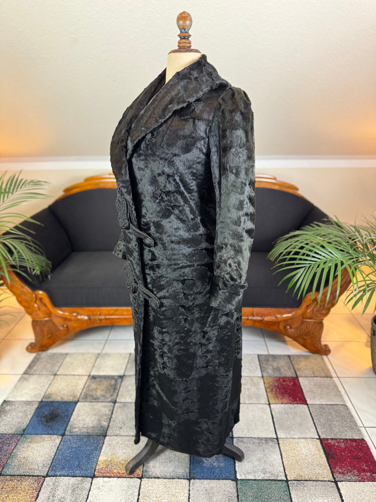 Edwardian ca. 1904 Long Black Faux Beaver‑Fur Coat – Victor Tailoring Co., Chicago