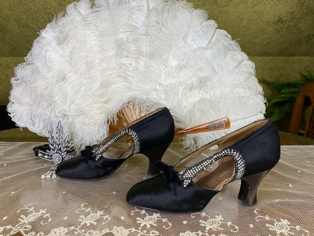 GRAND LUXE Evening Shoes, France, ca. 1927
