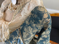 Rococo Caraco 1750 – Blue‑White Floral Silk, Riding‑Style Jacket