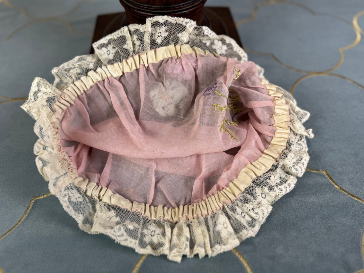 Casquette de boudoir violette antique, années 1920