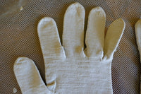Gants Biedermeier anciens, datés de 1839