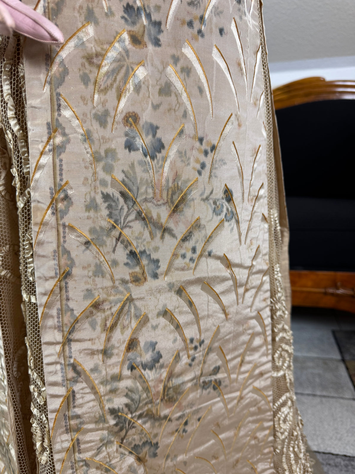Antique Edwardian Evening Dress ca. 1908 – Painted Silk Panels & Crochet Lace Couture