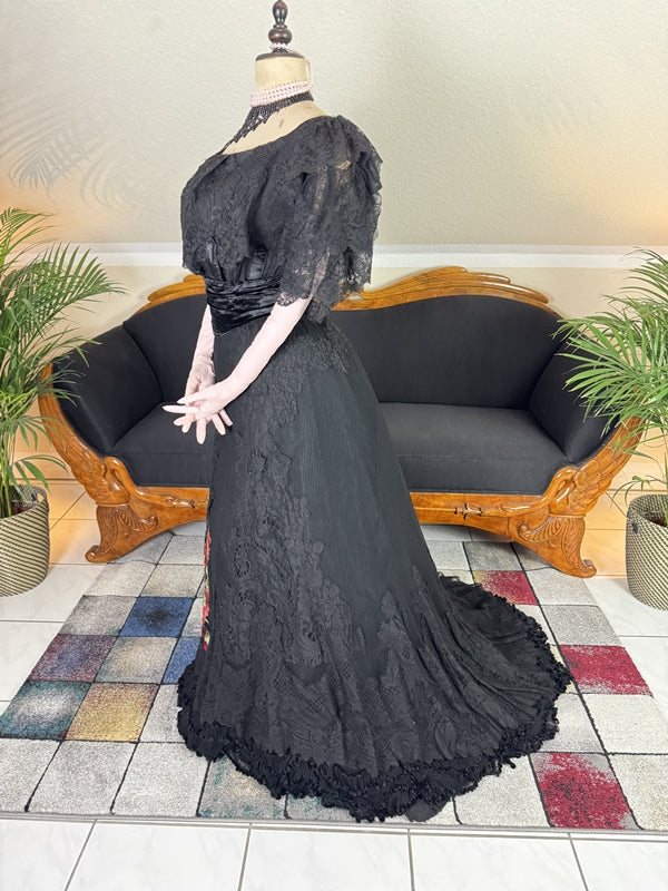 R.A. HIGGINS "Poppy Flower Dress", Pittsburgh, ca. 1896