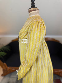 Robe du soir Empire en soie à motifs, vers 1810