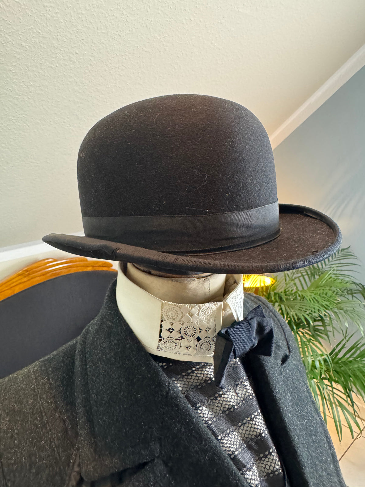 LEGG & MILLARD Antique Riding Ensemble, England, ca. 1904