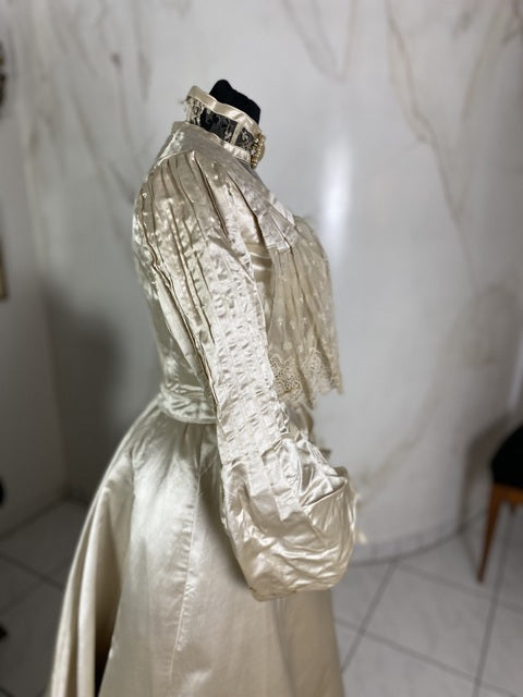 Antique Silk Wedding Dress, ca. 1901 – ANTIQUE GOWN Antique Silk Wedding Dress, ca. 1901 – ANTIQUE GOWN