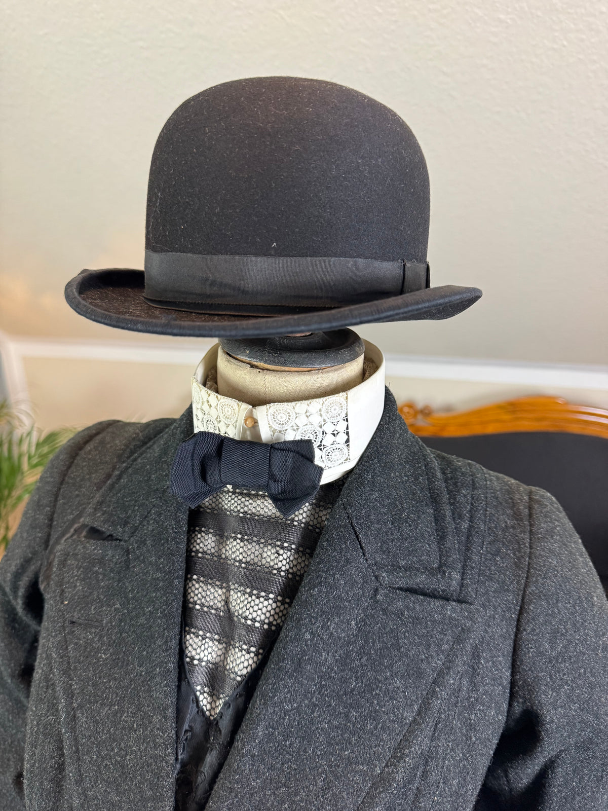 LEGG & MILLARD Antique Riding Ensemble, England, ca. 1904