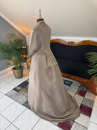 RILEY Silk Day Dress with Swallowtail Bodice, Stamford, ca. 1867