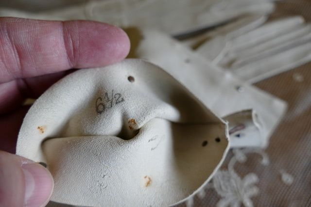 Gants d'opéra anciens, vers 1890-1910
