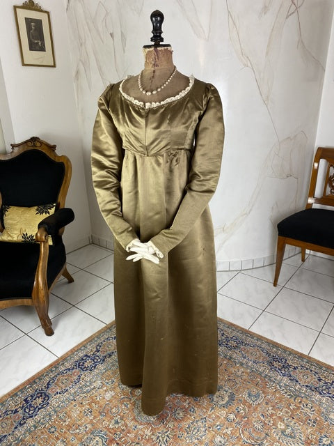 1700-1829 Antique Dresses ANTIQUE GOWN 1700-1829 Antique Dresses ANTIQUE GOWN